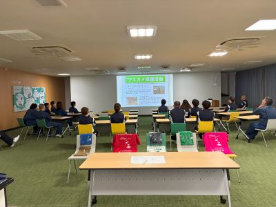 ウミガメ講習会の様子