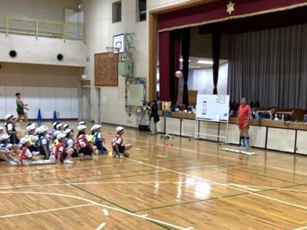 挨拶後のパフォーマンス 水谷選手のロングパスを披露！！