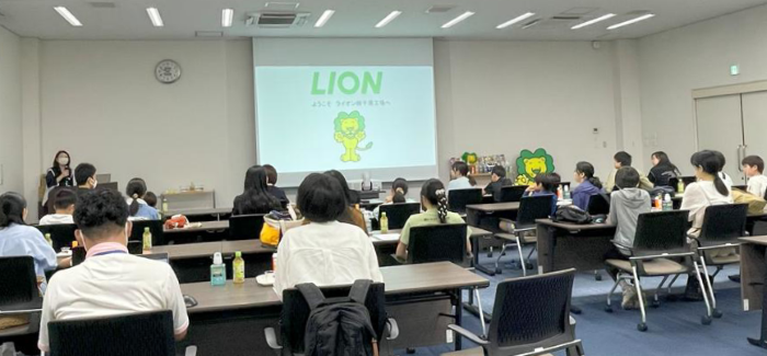 約40名のお客様を前に話しました
