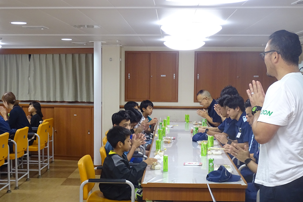 みんなで一緒に「いただきます！！」